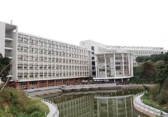 深圳大学学费